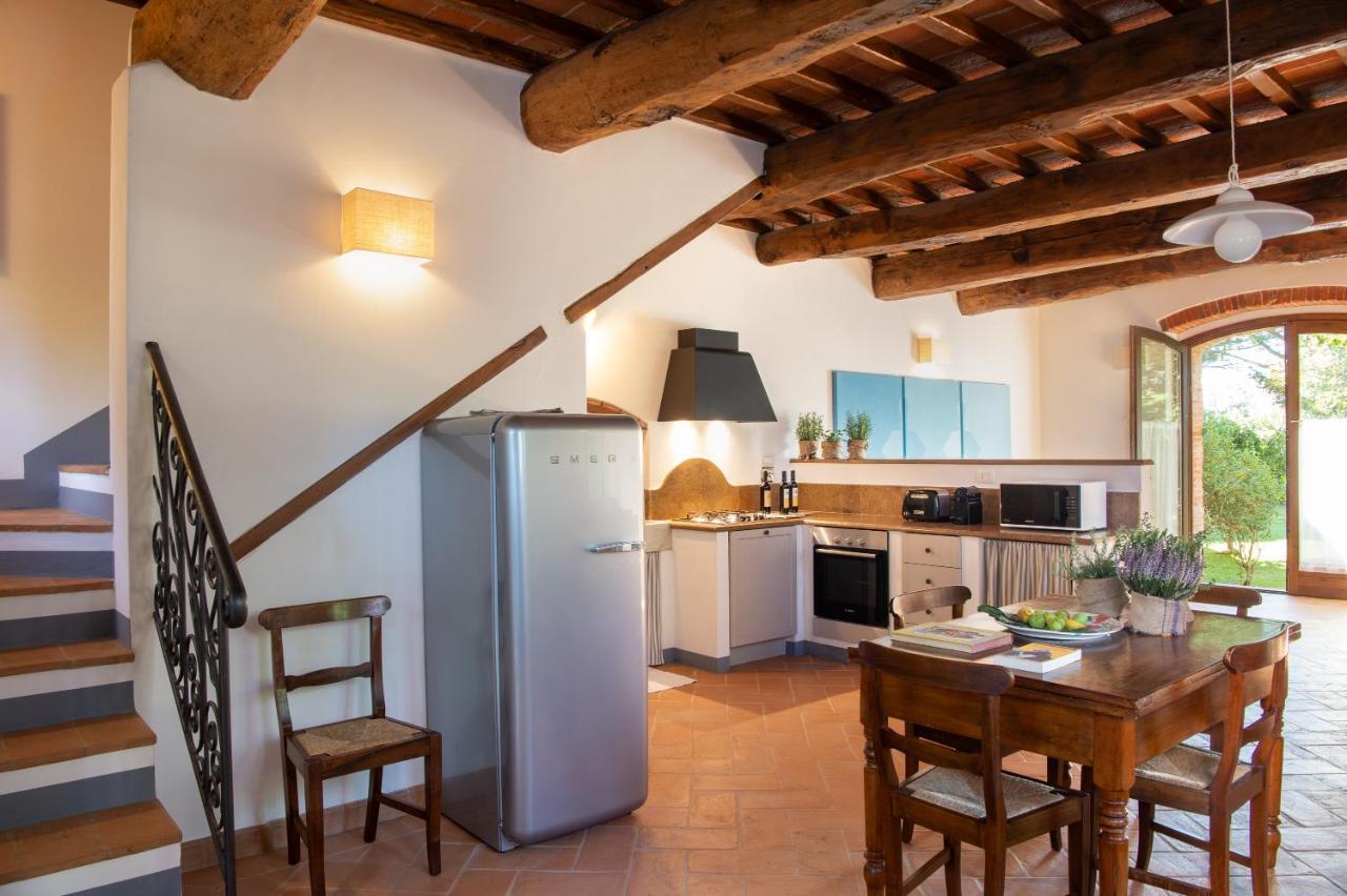 La Fattoria Del Rio Di Sopra - Agriturismo Baldeschi Tuoro sul Trasimeno Bagian luar foto