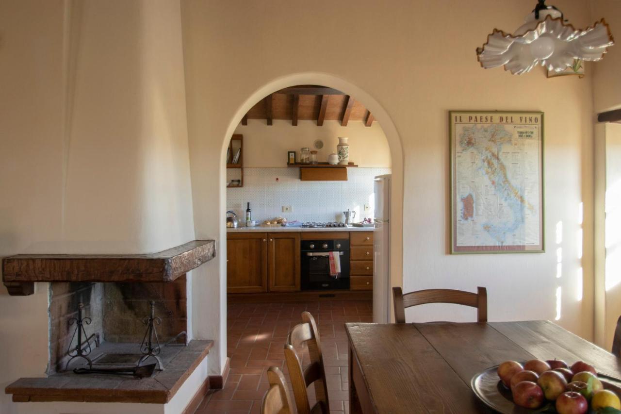 La Fattoria Del Rio Di Sopra - Agriturismo Baldeschi Tuoro sul Trasimeno Bagian luar foto