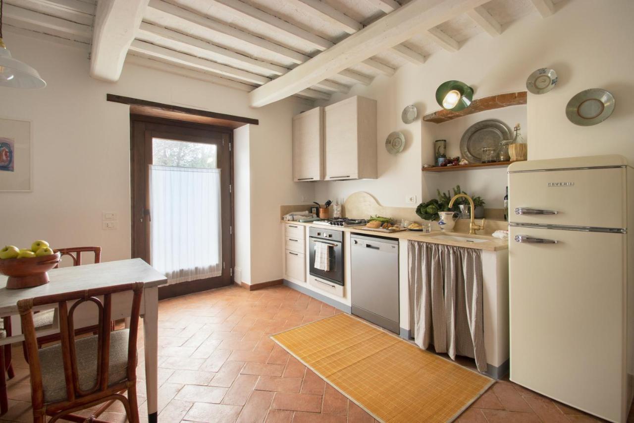 La Fattoria Del Rio Di Sopra - Agriturismo Baldeschi Tuoro sul Trasimeno Bagian luar foto